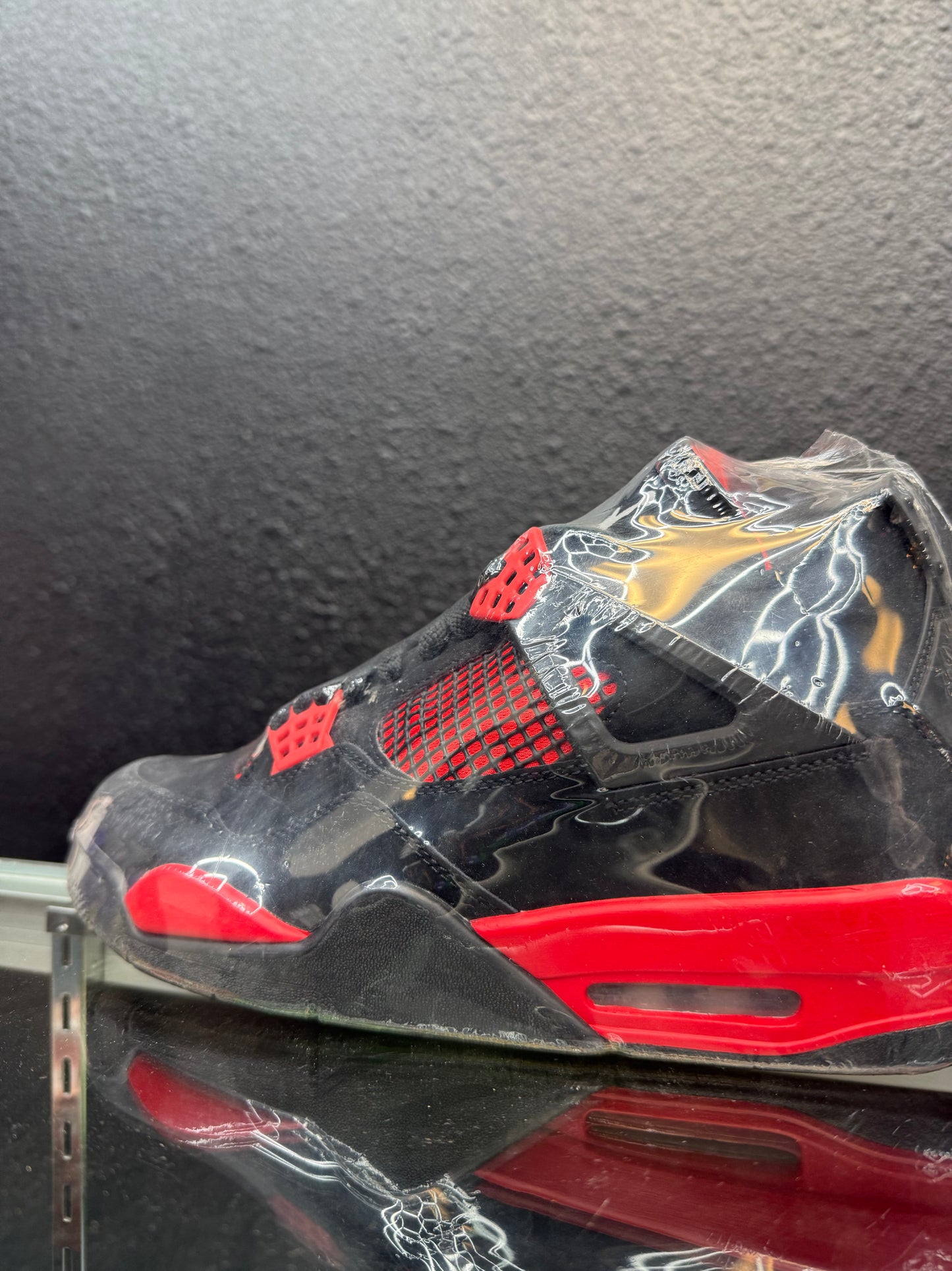 Jordan 4 red thunder